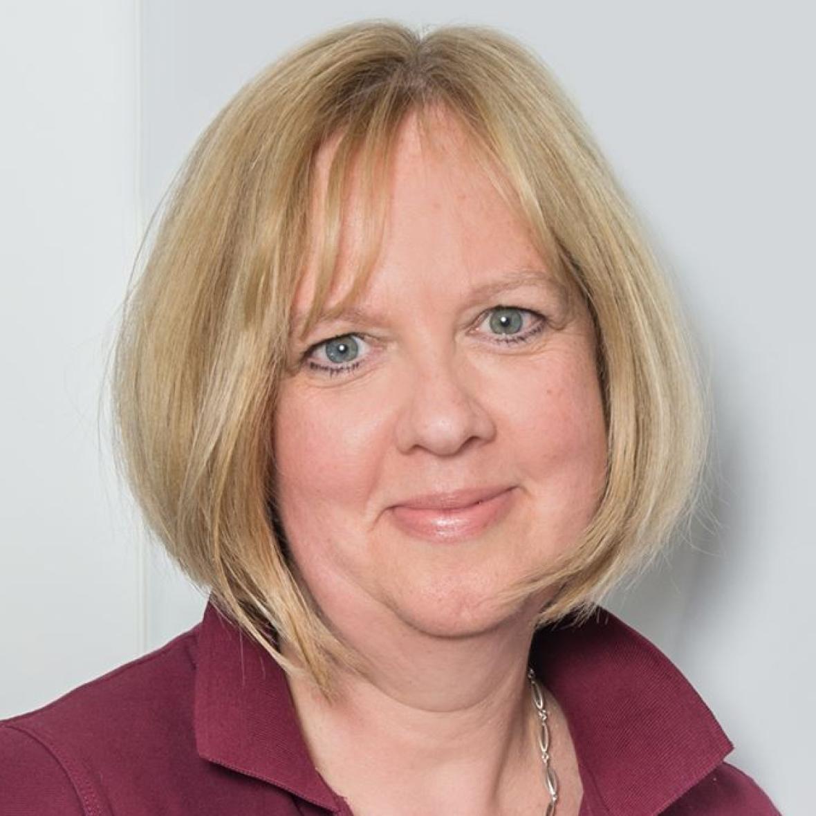 Dr. Iris Schulkowski